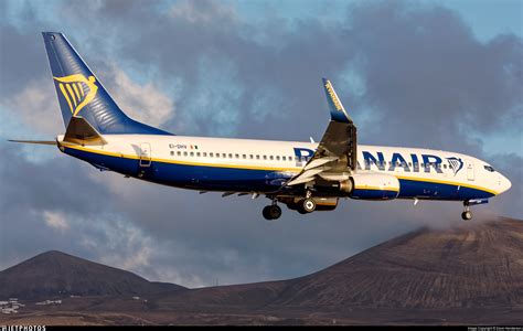 EI DHV Boeing 737 8AS Ryanair Dave Henderson JetPhotos