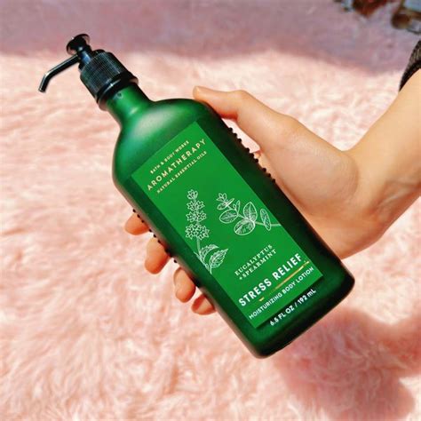 Sữa Dưỡng Thể Bath And Body Works Aromatherapy Body Lotion Stress Relief