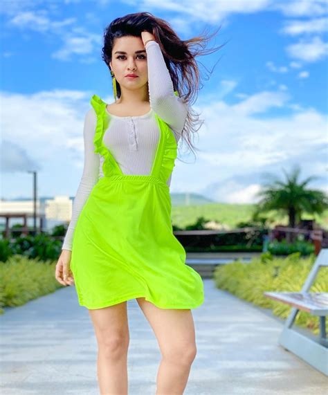 Photos All The Times Tv Actress Avneet Kaur Impressed Us With Her Glamorous And Uber Chic Fashion