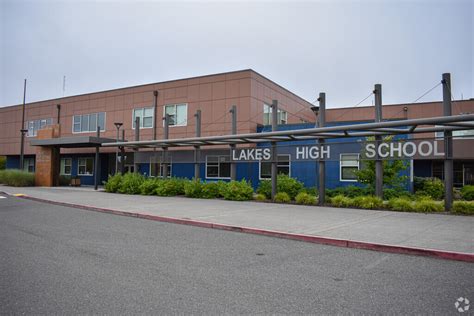 Lakes High School, Rankings & Reviews - Homes.com