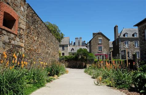 Un week end en famille à Dol de Bretagne Et pourtant elle tourne