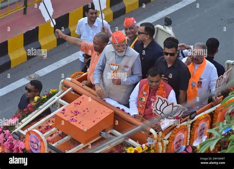 GHAZIABAD INDIA APRIL 6 Prime Minister Narendra Modi And UP Chief