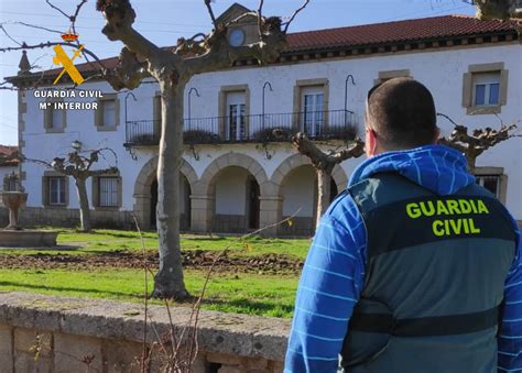 La Guardia Civil Investiga Tres Personas Como Supuestos Autores De Un