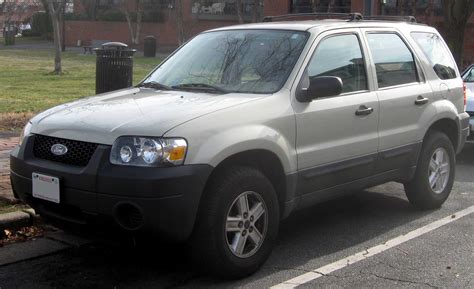 File:05-07 Ford Escape.jpg - Wikipedia