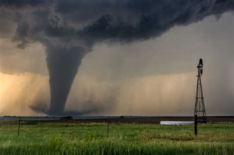 What Is The Difference Between Tornado Watch And Warning