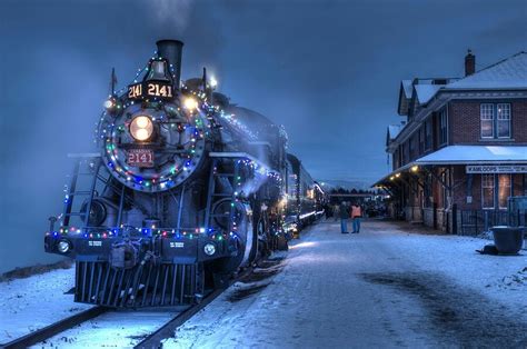 Christmas Train Wallpaper for Desktop - WallpaperSafari