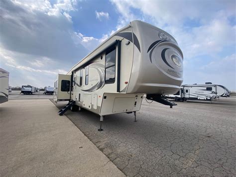 5th Wheel Campers For Sale | This fifth wheel is in excellent condition