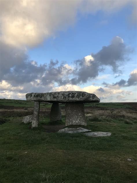 Neolithic Dolmen Lanyon Quoit Cornwall Uk Stock Photo Image Of