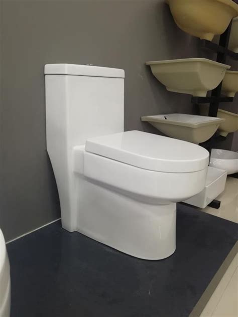 Hotel Bathroom Wc One Piece Siphon Flush Water Wc Toilet Seat Water