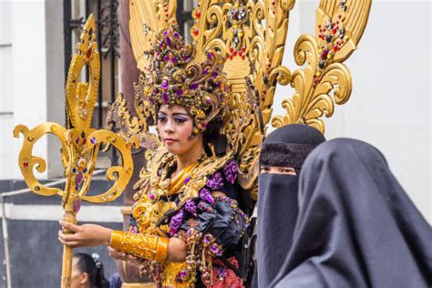 140 Pengamen Seniman Foto Foto Foto Stok Potret And Gambar Bebas Royalti Istock