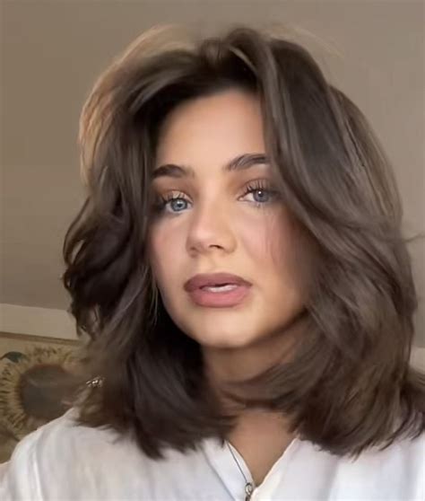 Haircuts For Medium Length Hair Medium Short Haircuts Hairstyles For