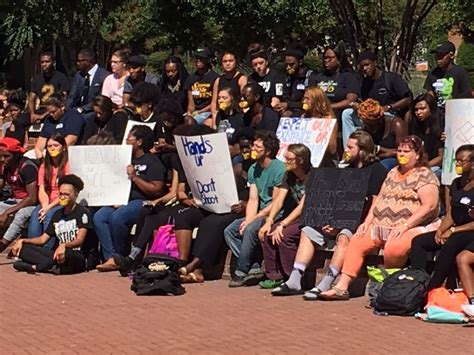 Wcu Students Silently Protest Police Shooting In Charlotte Wlos