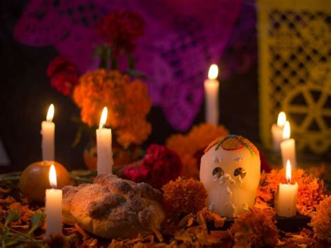 El hermoso significado de las flores en el altar de muertos | Actitudfem