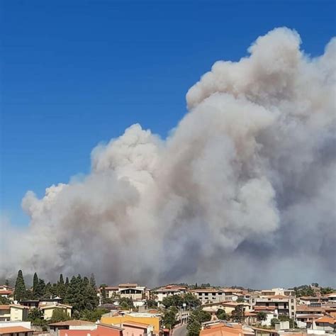 Domenica Infernale In Sardegna Brucia La Costa Nord Orientale