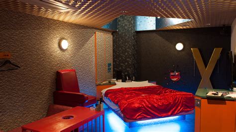 Dungeon Themed Hotel Rooms