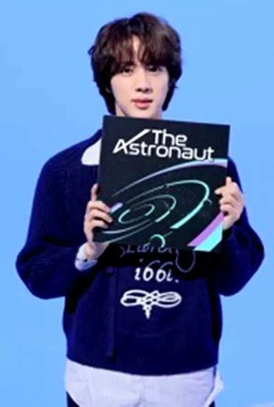 The Astronaut By BTS Jin Sells 700 000 Copies On Day 1 K Pop Movie