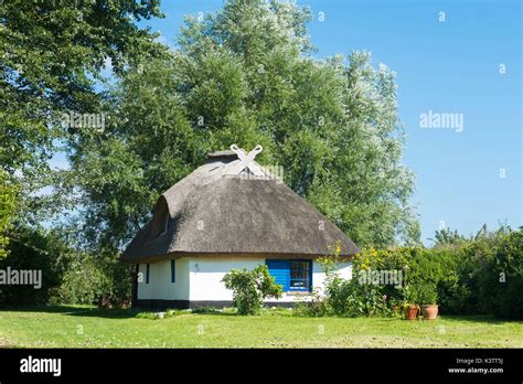 Historische Fischer Cottage Mit Reetdach Von In Vitte Auf