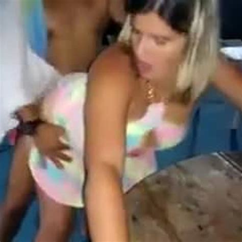 Loira Fodida Em Público Xhamster