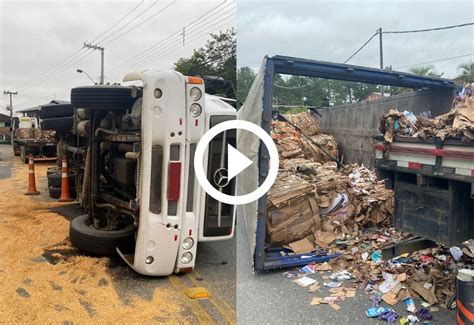 V Deos Caminh O Tomba E Complica O Tr Nsito Em Rua Movimentada De Blumenau