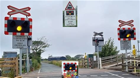 Llanbedr Level Crossing Gwynedd Youtube