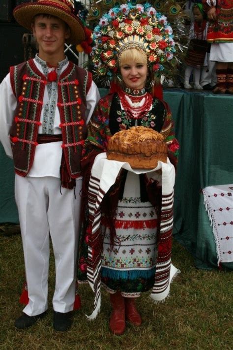 239 best images about Ukrainian traditional clothing and embroidery on ...