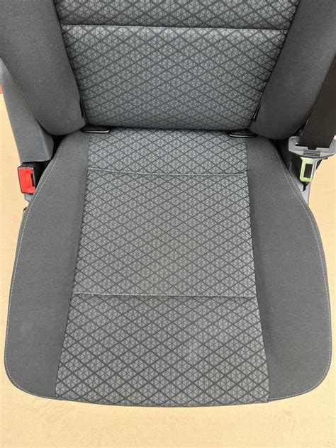 Seat VW T6 1 Multivan Caravelle Titan Black QUADRATIC Swivel Rear T5