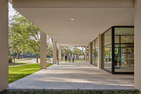 Illinois Institute Of Technology Completes Three Building Housing