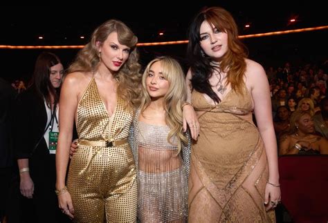 Tras foto viral en los AMAS 2022 Cuánto mide Taylor Swift Rock Pop