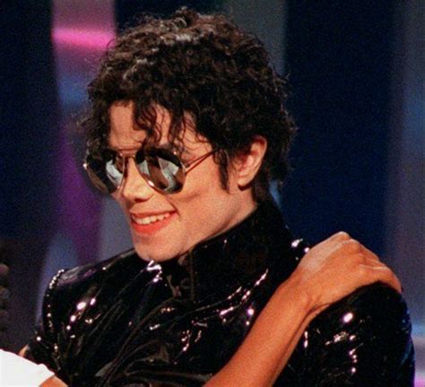 Michael Jackson (Fashion) Hair Trends According to Year - AtoZ Hairstyles