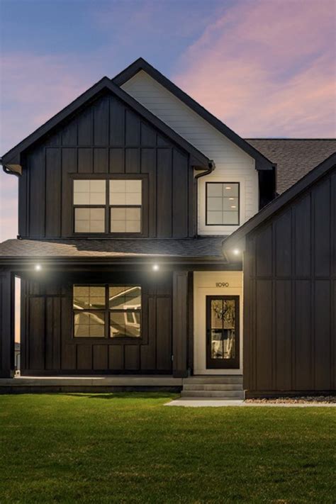 This Modern Farmhouse Is A Great Example Of How To Create A Striking Exterior A Bold Two Tone