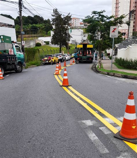 Prefeitura implanta mão dupla de direção de tráfego em trecho de rua na