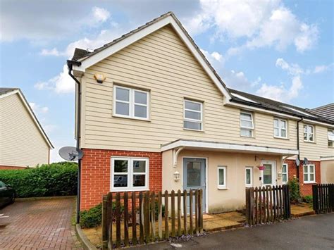 3 Bed End Terrace House For Sale In Frimley Drive Cippenham Slough