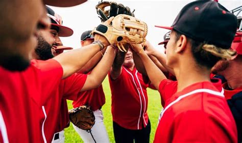 How Many Players Are On A Baseball Team Baseball Basics