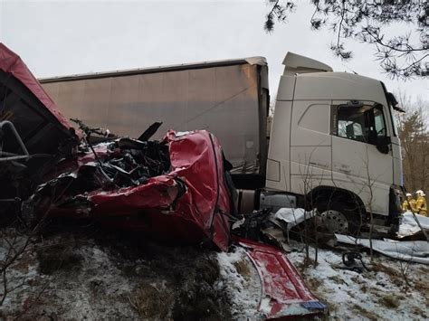 Tragiczny Wypadek Na Starej Nie Yj Dwie Osoby Zdj Cia G Os