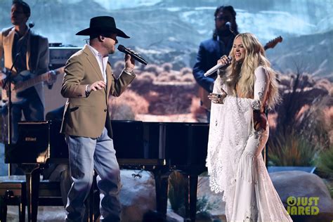 Carrie Underwood Makes Appearance At Cma Awards 2024 For Im Gonna