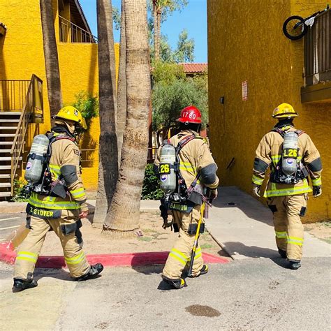 Phoenix Fire Dept On Twitter 12 People Have Been Displaced From A