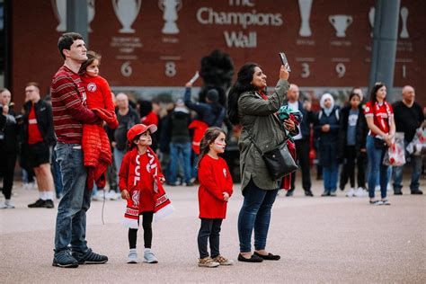 In pictures: Liverpool FC Legends 2-1 Man Utd Legends - Liverpool FC