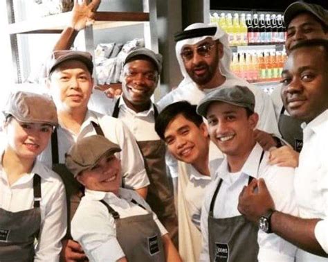 El Pr Ncipe Heredero De Abu Dhabi Almuerzo En Un Restaurante Popular