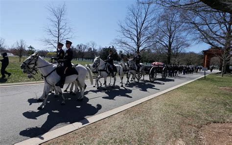 New Burial Rules Seek To Extend Arlington Cemetery Lifespan