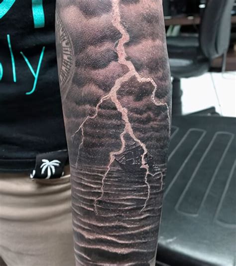 150 Tatuajes De Rayos ⚡ Significado Imágenes Y Diseños