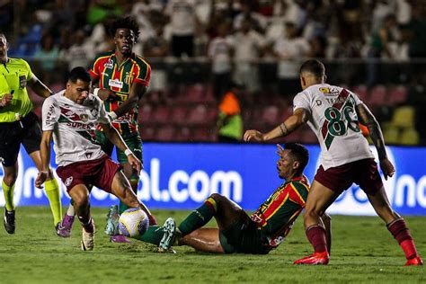 Fotos Mais imagens da vitória do Fluminense contra o Sampaio Corrêa