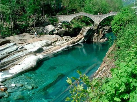 The romanic bridge Ponte dei salti, Lavertezzo - Things to do in Ticino