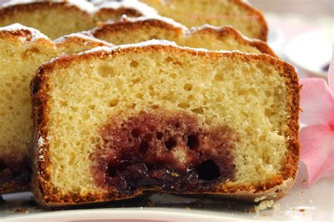 Un Cestino Di Ciliege Plumcake Con Confettura Di Ciliegie