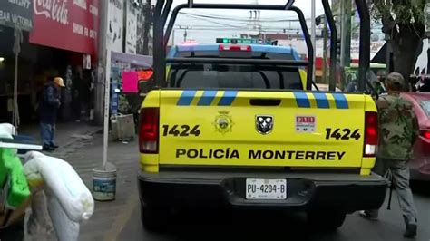 Policías de Monterrey realizan operativo en bar del Centro de Mty