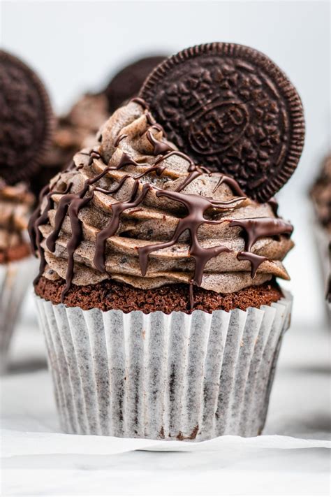 Oreo Cupcakes With Cookies And Cream Frosting