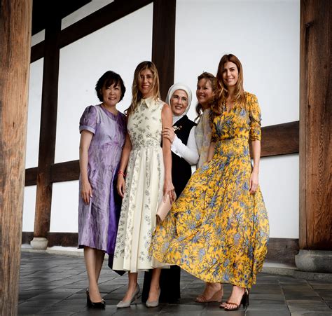 Maxivestidos Túnicas Y Estilo Oriental Los Looks De Juliana Awada En Indonesia Y Japón Infobae