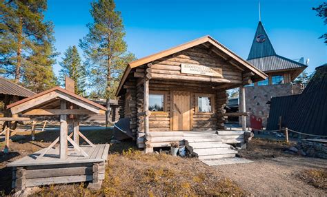 Polarkreis Im Weihnachtsmanndorf In Rovaniemi Lappland Finnland