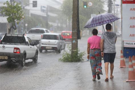 Fim de semana será de chuva em todas as regiões do Ceará aponta