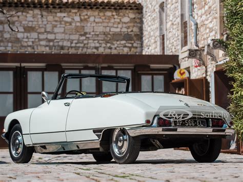 1969 Citroën DS 21 Cabriolet Usine by Chapron Monaco 2018 RM Sotheby s