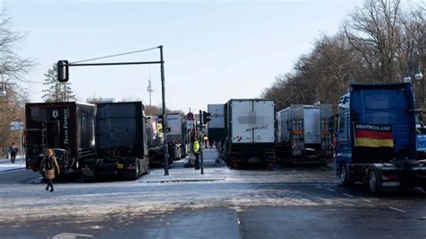 Lkw Fahrer Soll Bei Demo In Berlin Holocaust Geleugnet Haben Anklage